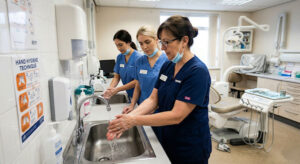 hand hygiene training kit for dentists
